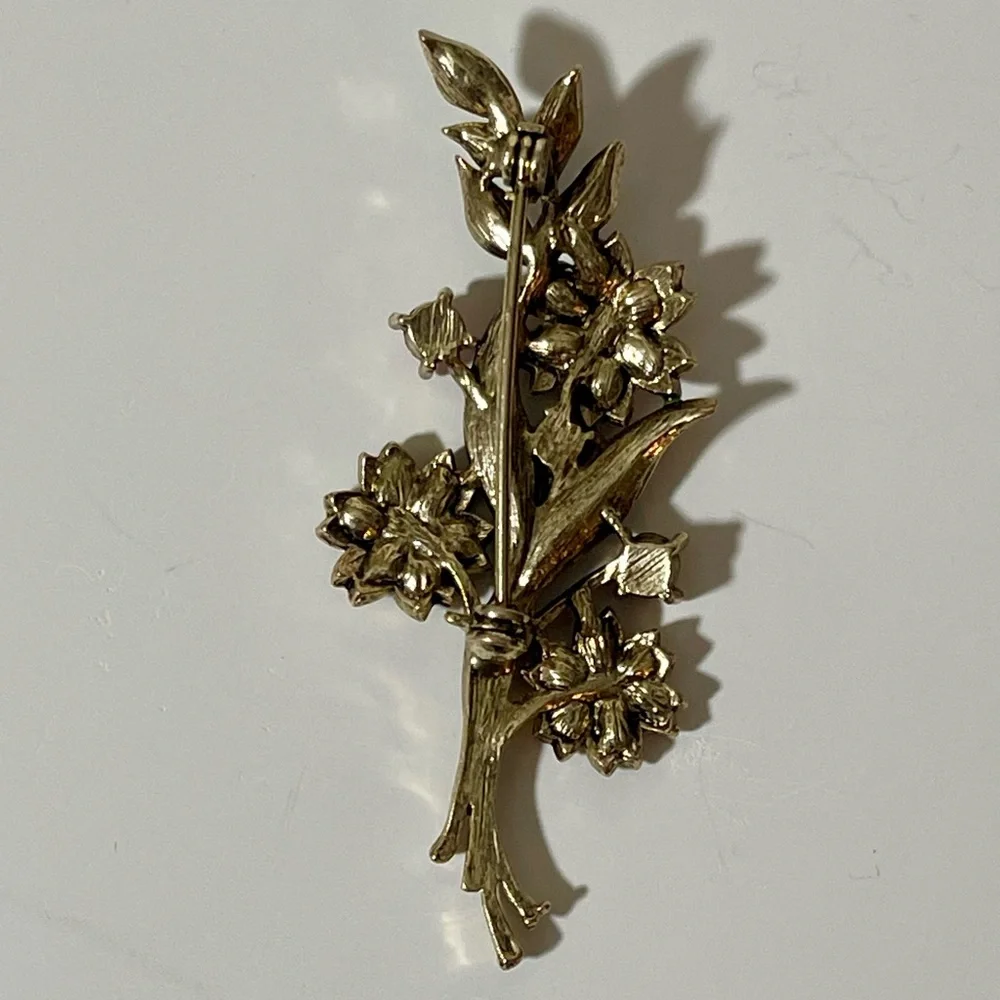 Trifari Floral Motif Brooch Colored Stones Circa 1950s Vintage Flower Bouquet - Picture 6 of 10